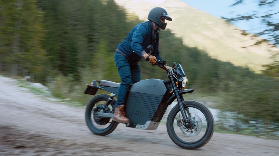 Elektrische Bikes: Vom Retro-Bike bis zum Maxi-Scooter – E-Motorräder im Fokus