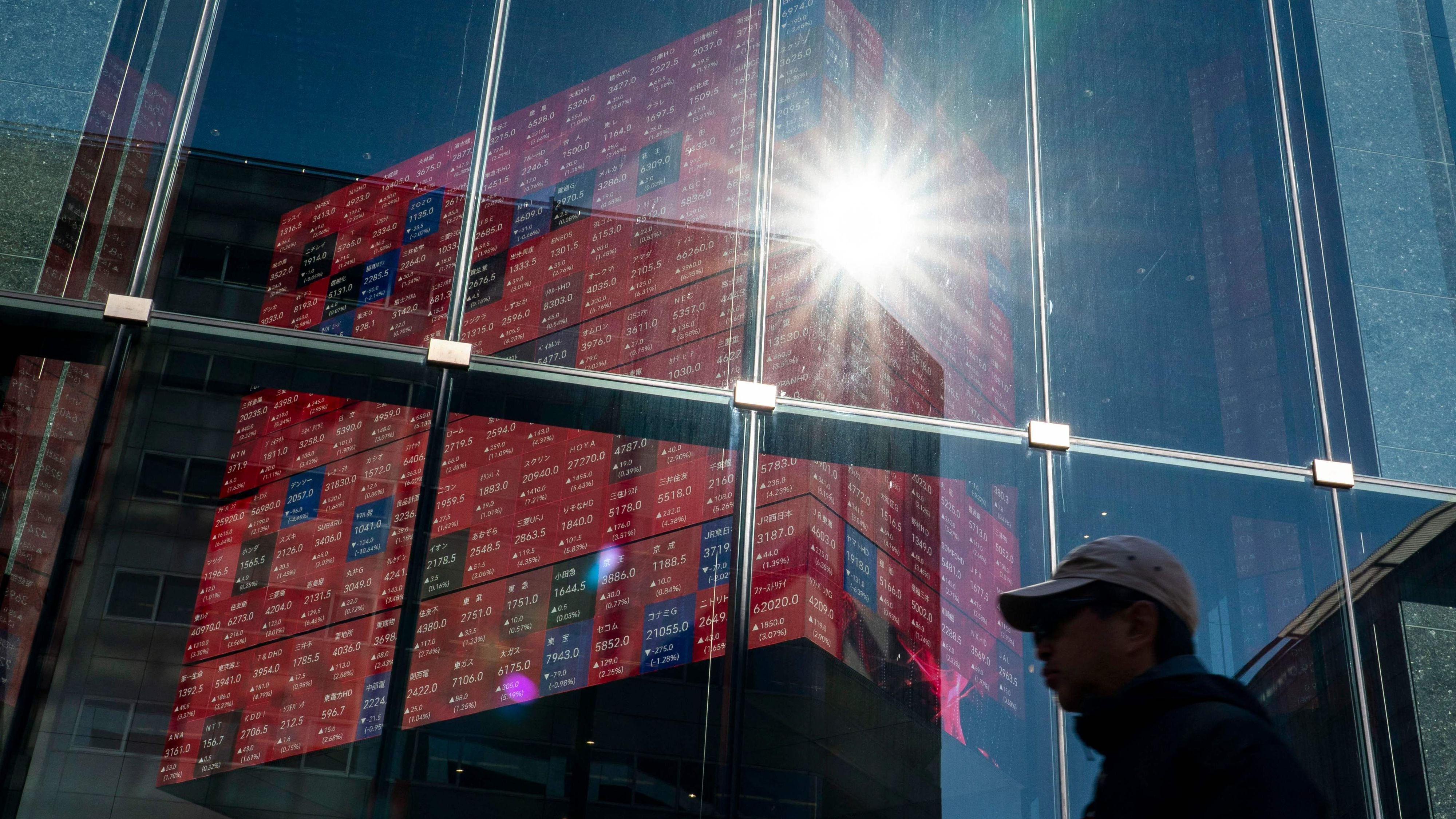 Nikkei und Topix: Investoren in Japan streichen erneut Gewinne ein